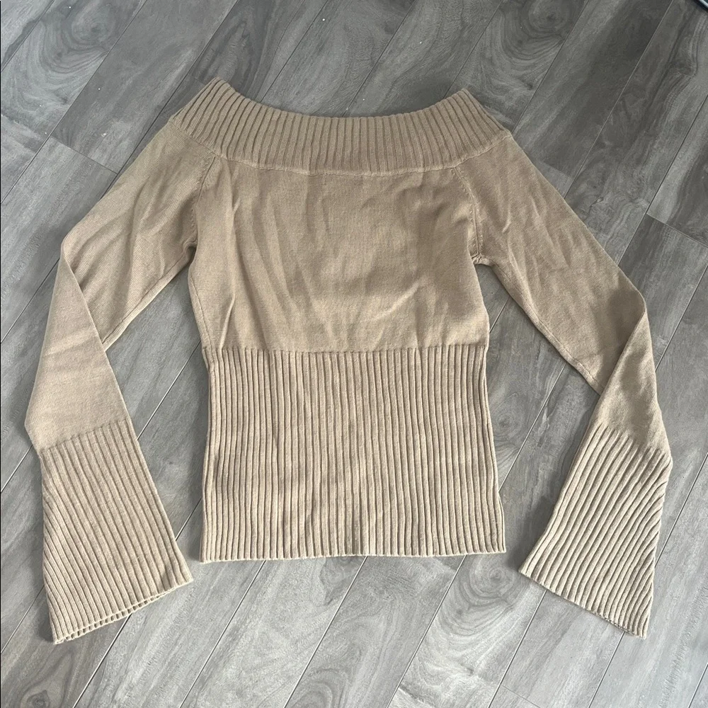Talula Aritzia Sweater - Picture 5 of 7